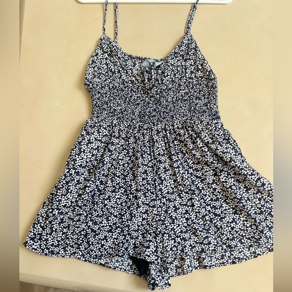 Sky & Sparrow Short Romper- Size Medium dark blue and white - Picture 3 of 5